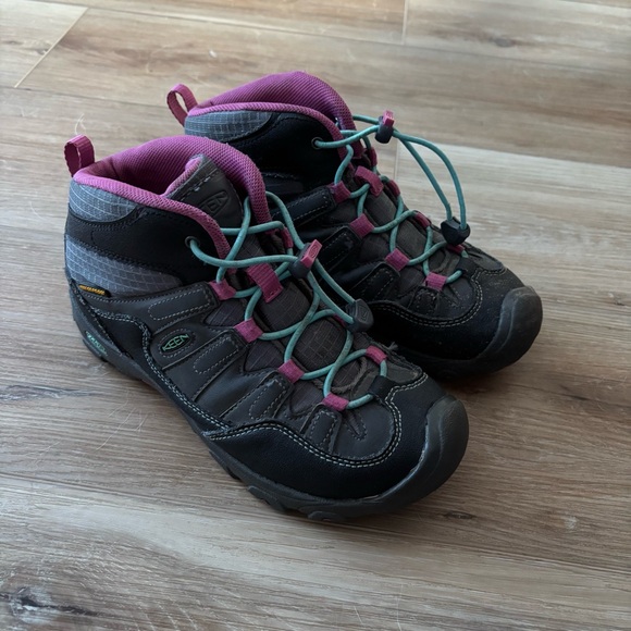 KEEN Pagosa Mid WP Hiking Boot Girl size 3 normal wear - Picture 1 of 8